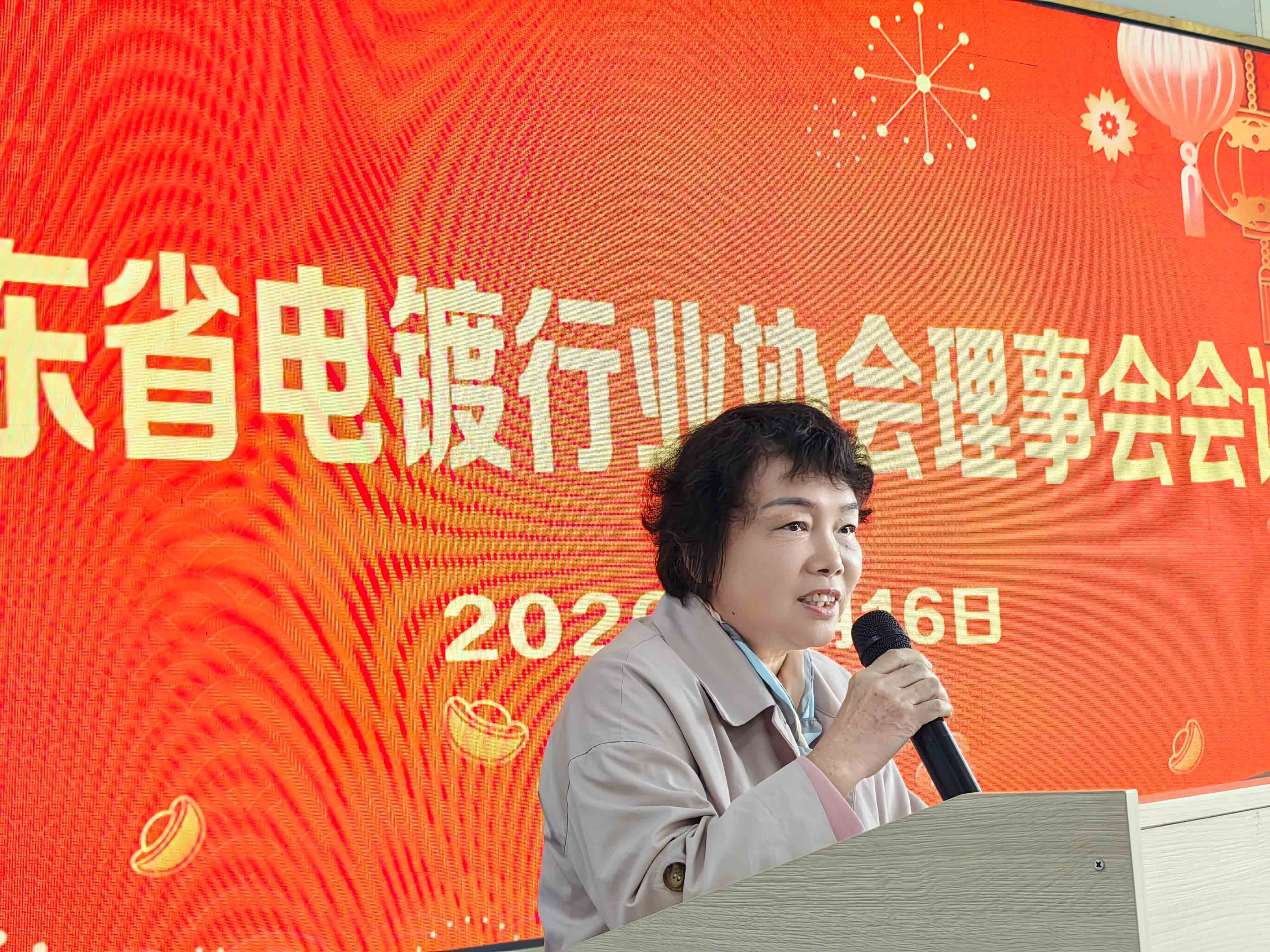 df6074cc4619ba9ac82076867114b040.jpg f5d3dda55c6841523345614ef21b1642.jpg